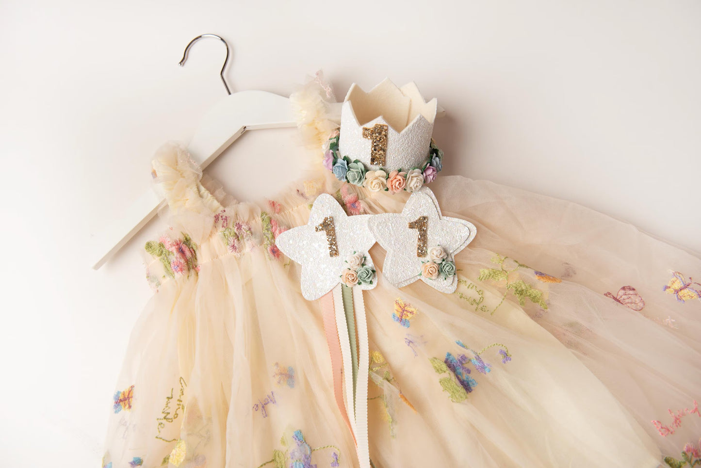 Girls first birthday outfit, Cake smash outfit, girls first birthday dress, first birthday decor, 1st birthday crown, 2nd birthday outfit